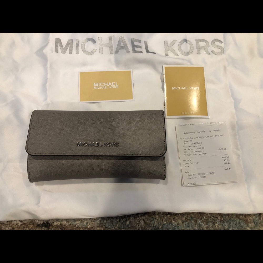 Michael Kors Jetset Trifold Leather Wallet